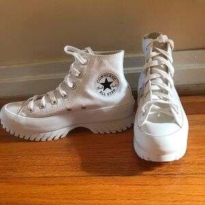 Platform Converse sneakers NWOT women size 8